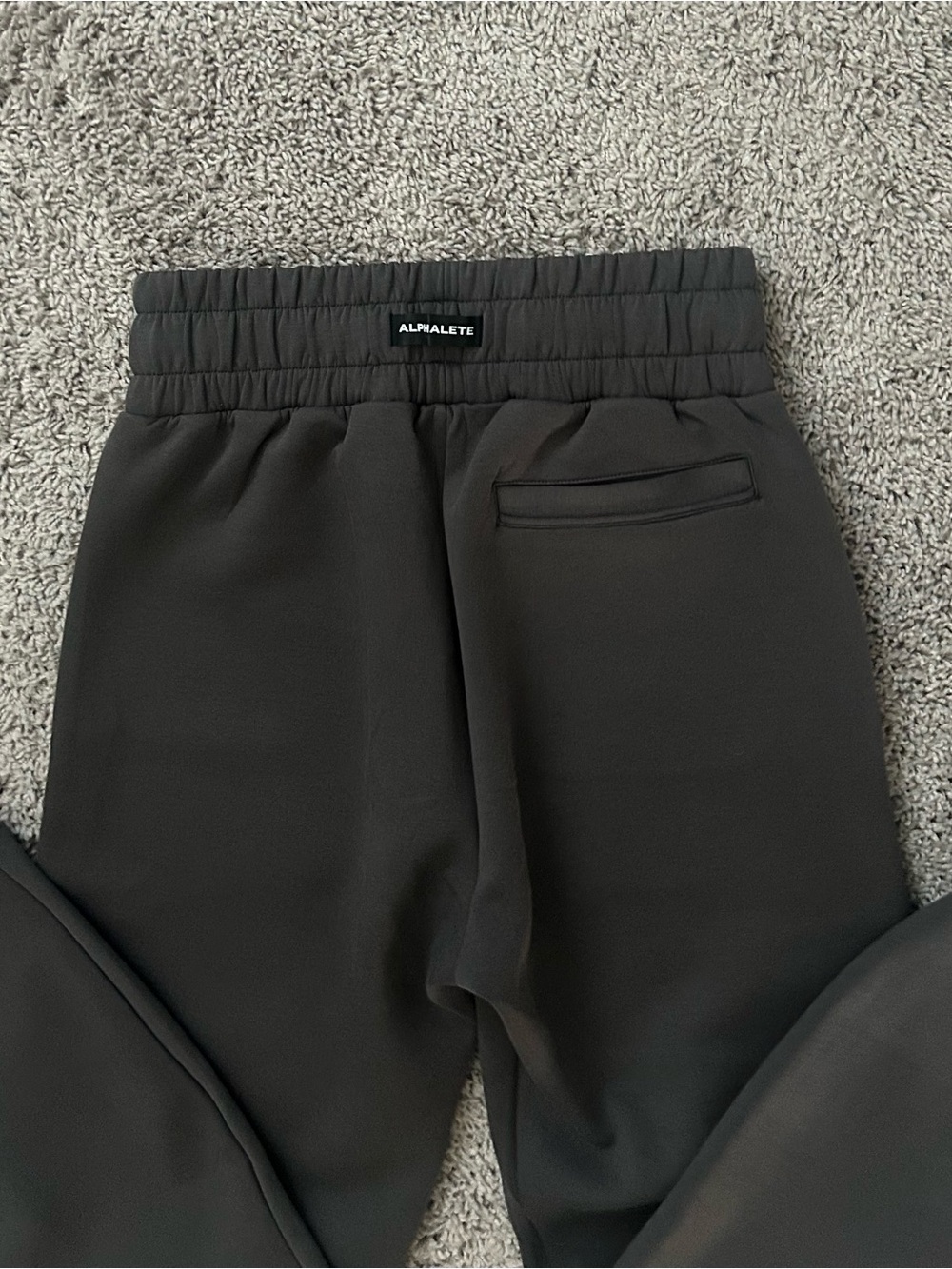 ALPHALETE Elmts Relaxed Charcoal Gray Jogger Sweatpants - Picture 6 of 10